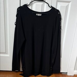 Black sweatshirt with lacing details